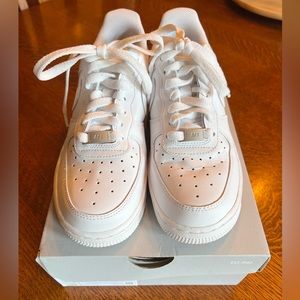 Women’s Nike Air Force 1 ‘07 Size 6.5 Like New